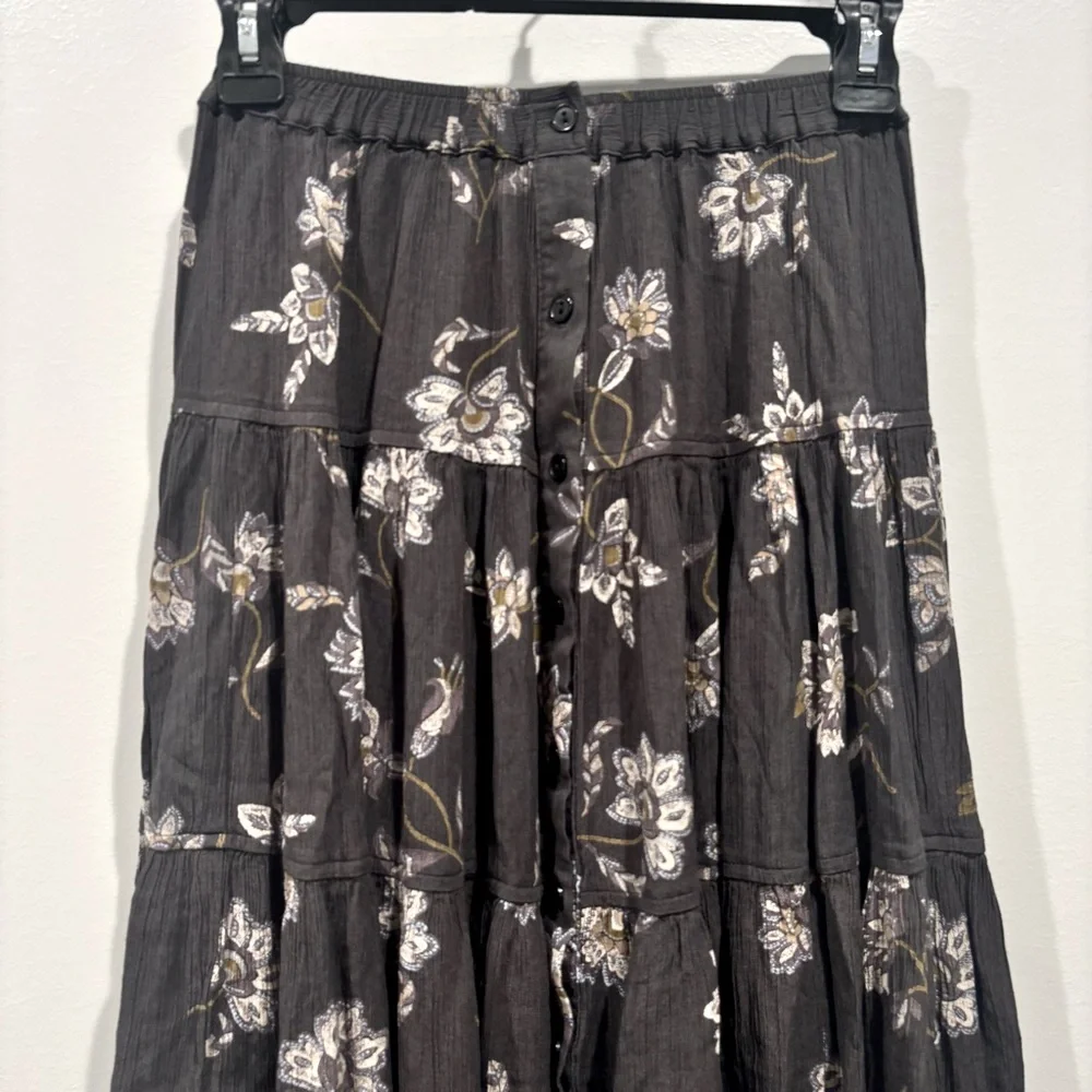 Christy Dawn Margot Floral Crop Top and Tiered Midi Grey Skirt‎ Set Set XS